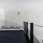 Nr 6 Z Antresola Apartamento *